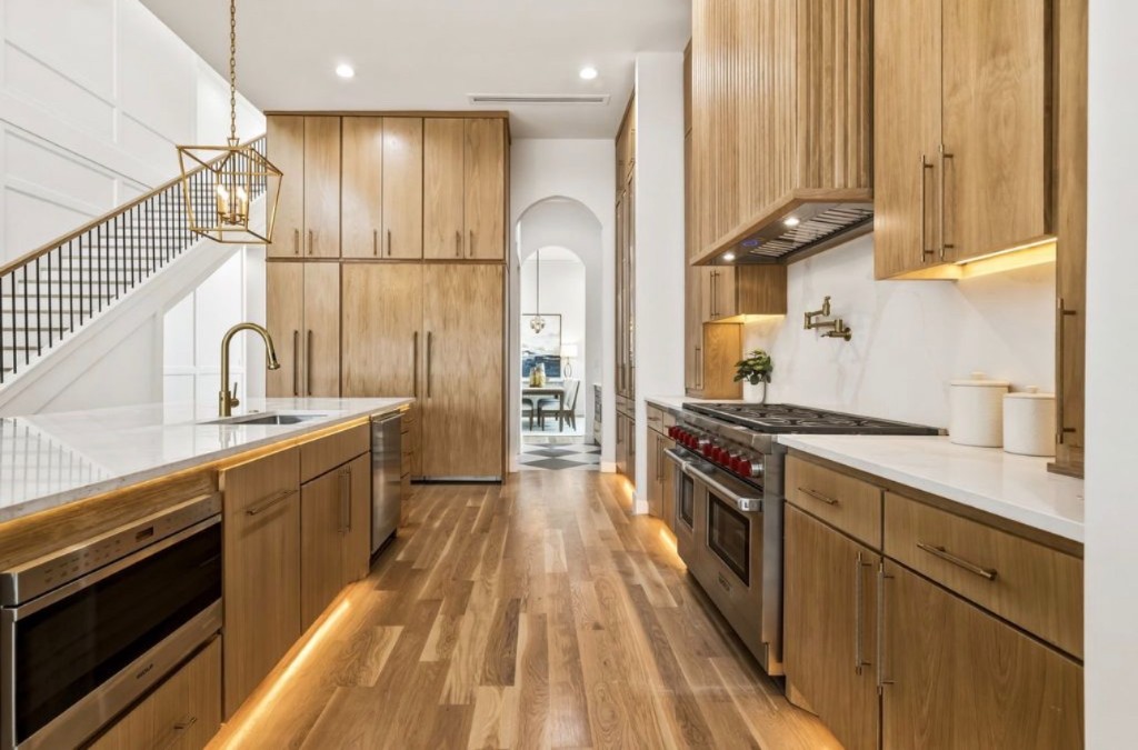 3905 Wendom Drive — photo 10