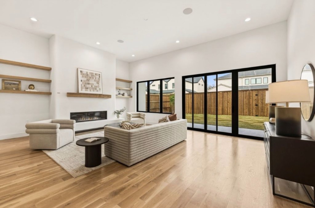 3905 Wendom Drive — photo 11